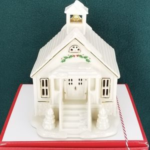 LENOX CHRISTMAS VILLAGE SCHOOL HOUSE  NEW IN THE B